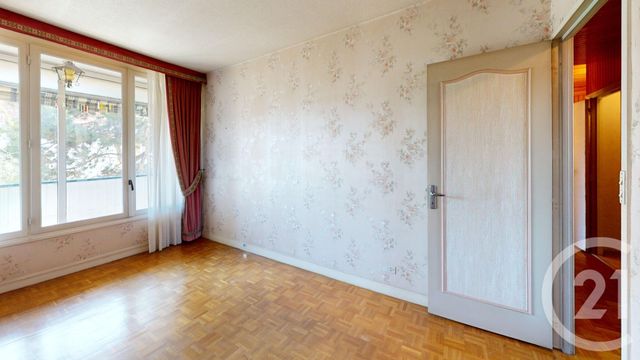 Afficher la photo en grand Appartement F4 à vendre - 4 pièces - 74.63 m2 - VITRY SUR SEINE - 94 - ILE-DE-FRANCE - Century 21 Raspail