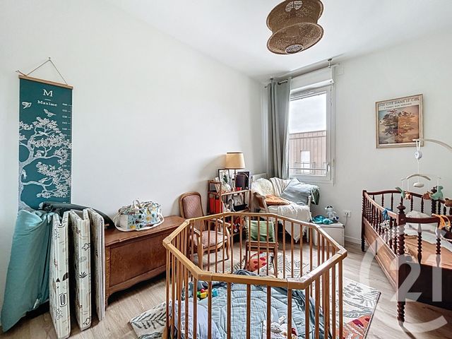 Afficher la photo en grand Appartement F4 à vendre - 4 pièces - 76.5 m2 - VITRY SUR SEINE - 94 - ILE-DE-FRANCE - Century 21 Raspail