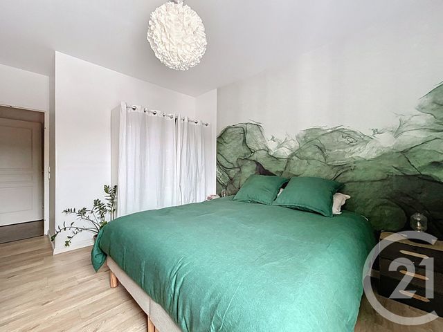 Afficher la photo en grand Appartement F4 à vendre - 4 pièces - 76.5 m2 - VITRY SUR SEINE - 94 - ILE-DE-FRANCE - Century 21 Raspail