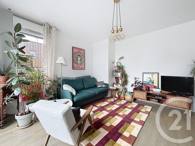 Afficher la photo en grand Appartement F4 à vendre - 4 pièces - 76.5 m2 - VITRY SUR SEINE - 94 - ILE-DE-FRANCE - Century 21 Raspail