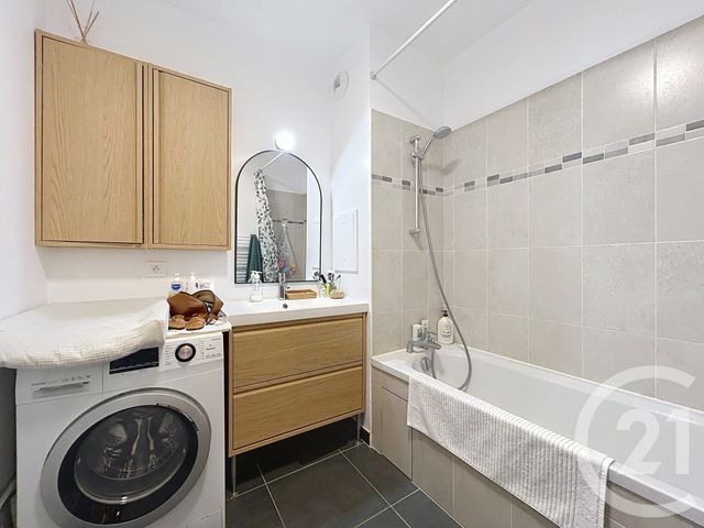 Afficher la photo en grand Appartement F4 à vendre - 4 pièces - 76.5 m2 - VITRY SUR SEINE - 94 - ILE-DE-FRANCE - Century 21 Raspail