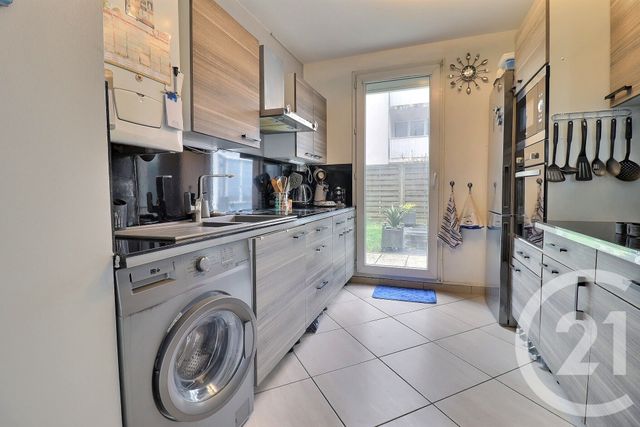 Appartement F3 à vendre - 3 pièces - 74.6 m2 - VITRY SUR SEINE - 94 - ILE-DE-FRANCE - Century 21 Raspail