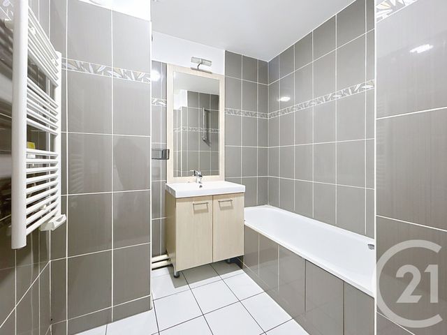 Appartement F4 à vendre - 4 pièces - 79.83 m2 - VITRY SUR SEINE - 94 - ILE-DE-FRANCE - Century 21 Raspail