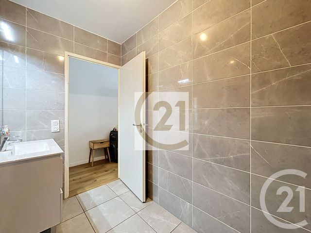 Appartement F2 à vendre - 2 pièces - 47.0 m2 - VITRY SUR SEINE - 94 - ILE-DE-FRANCE - Century 21 Raspail