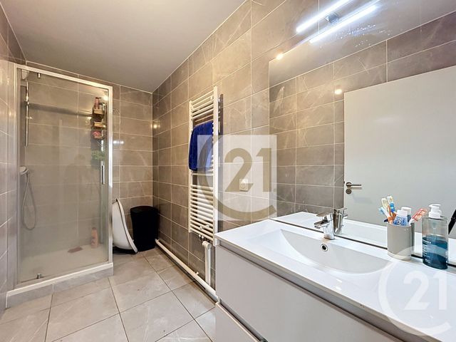 Appartement F2 à vendre - 2 pièces - 47.0 m2 - VITRY SUR SEINE - 94 - ILE-DE-FRANCE - Century 21 Raspail
