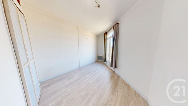 Appartement à vendre - 2 pièces - 41.2 m2 - VITRY SUR SEINE - 94 - ILE-DE-FRANCE - Century 21 Raspail