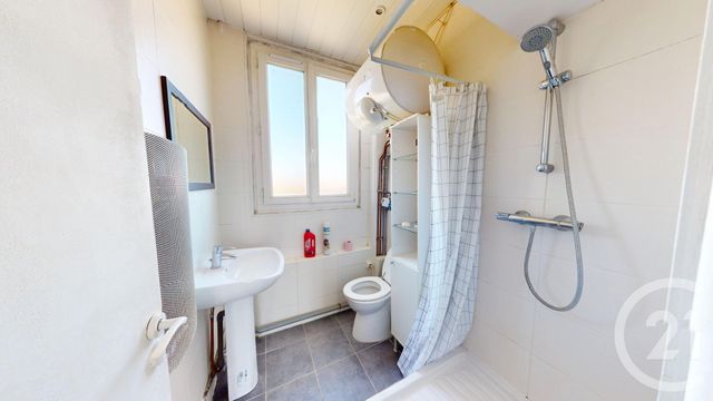 Appartement à vendre - 2 pièces - 41.2 m2 - VITRY SUR SEINE - 94 - ILE-DE-FRANCE - Century 21 Raspail