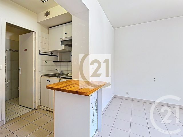 Appartement F1 à vendre - 1 pièce - 18.0 m2 - VITRY SUR SEINE - 94 - ILE-DE-FRANCE - Century 21 Raspail