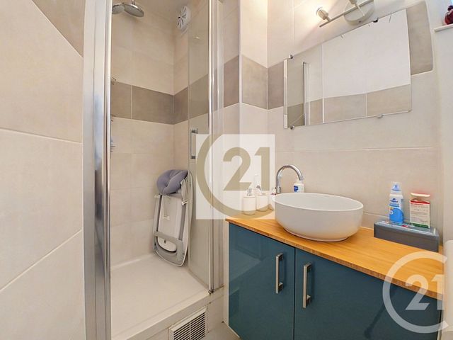 Appartement F2 à vendre - 2 pièces - 38.59 m2 - VITRY SUR SEINE - 94 - ILE-DE-FRANCE - Century 21 Raspail