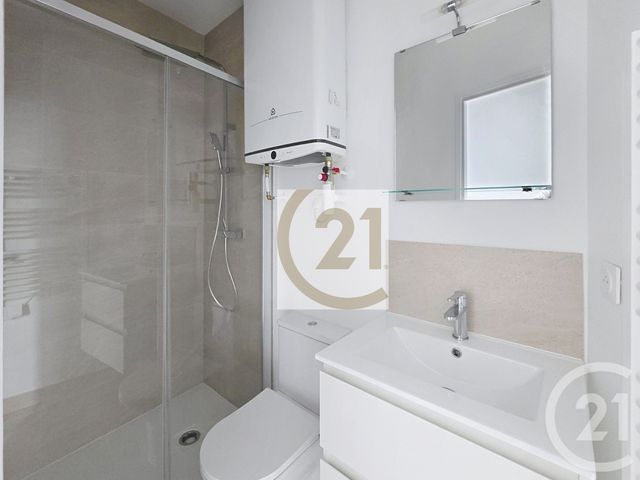 Appartement F2 à vendre - 2 pièces - 31.03 m2 - IVRY SUR SEINE - 94 - ILE-DE-FRANCE - Century 21 Raspail