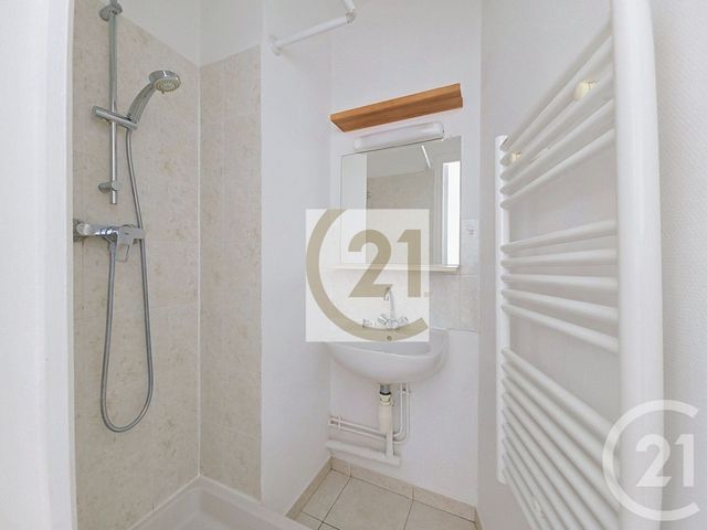 Appartement F2 à vendre - 2 pièces - 43.3 m2 - IVRY SUR SEINE - 94 - ILE-DE-FRANCE - Century 21 Raspail
