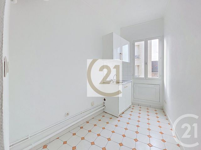Appartement F2 à vendre - 2 pièces - 43.3 m2 - IVRY SUR SEINE - 94 - ILE-DE-FRANCE - Century 21 Raspail