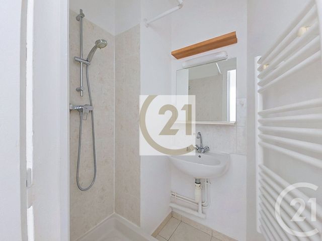 Appartement F2 à vendre - 2 pièces - 43.3 m2 - IVRY SUR SEINE - 94 - ILE-DE-FRANCE - Century 21 Raspail