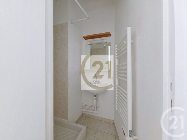 Appartement F2 à vendre - 2 pièces - 43.3 m2 - IVRY SUR SEINE - 94 - ILE-DE-FRANCE - Century 21 Raspail