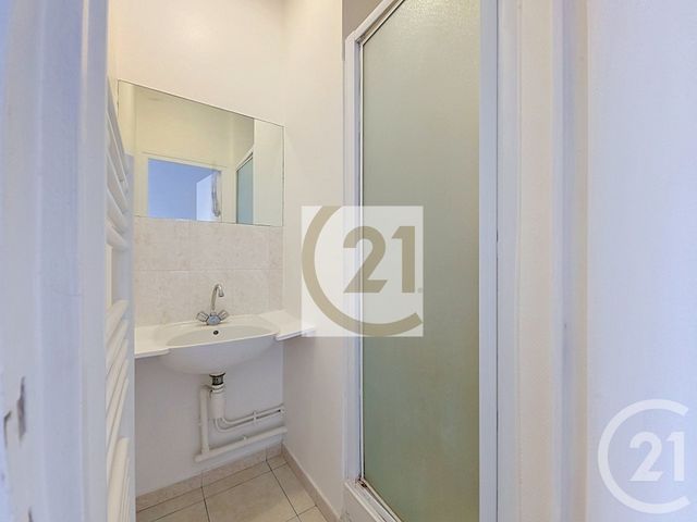 Appartement F2 à vendre - 2 pièces - 35.01 m2 - IVRY SUR SEINE - 94 - ILE-DE-FRANCE - Century 21 Raspail