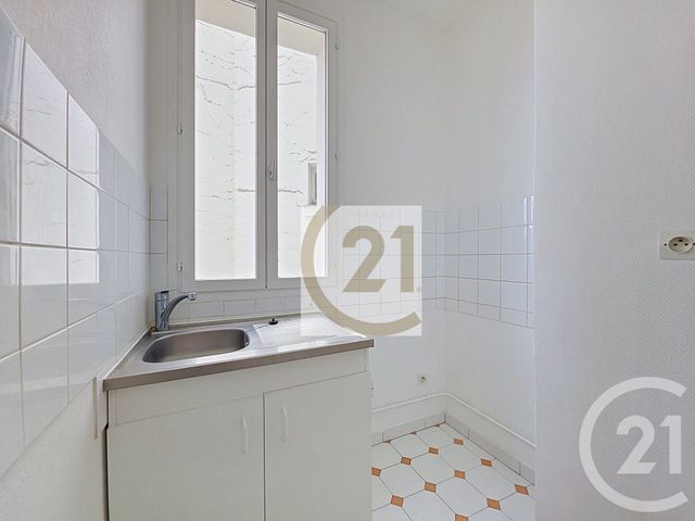 Appartement F2 à vendre - 2 pièces - 35.01 m2 - IVRY SUR SEINE - 94 - ILE-DE-FRANCE - Century 21 Raspail